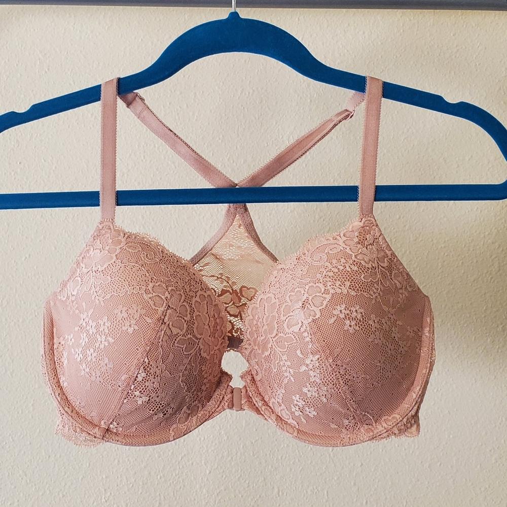 Lightly lined lace bra